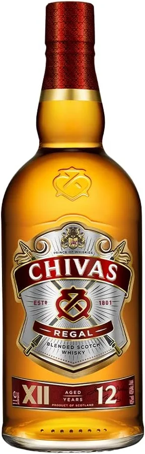 Garrafa de 1 litro do Chivas Regal 12 anos em fundo branco